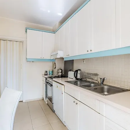 Stylish And Spacious Flat In Erenkoy * Стамбул